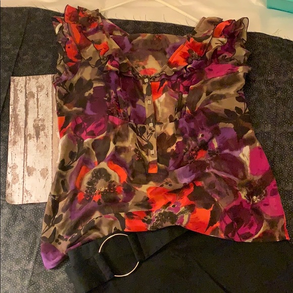 🌺Pretty a.n.a. Sheer Floral sleeveless top M🌺 - Picture 3 of 7